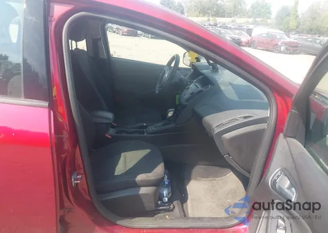 2016 Ford Focus Se z USA, uszkodzony, nr VIN 1FADP3F22GL370999